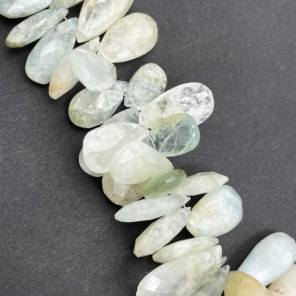 Acquamarina Del Brasile Taglio Ovale Sfaccettato, Colore Azzurro Mare Peso Ct 667 149056