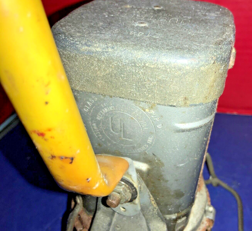 Vintage Justrite Lantern No. 2144 S - NOT TESTED - AS IS - Picture 4 of 14