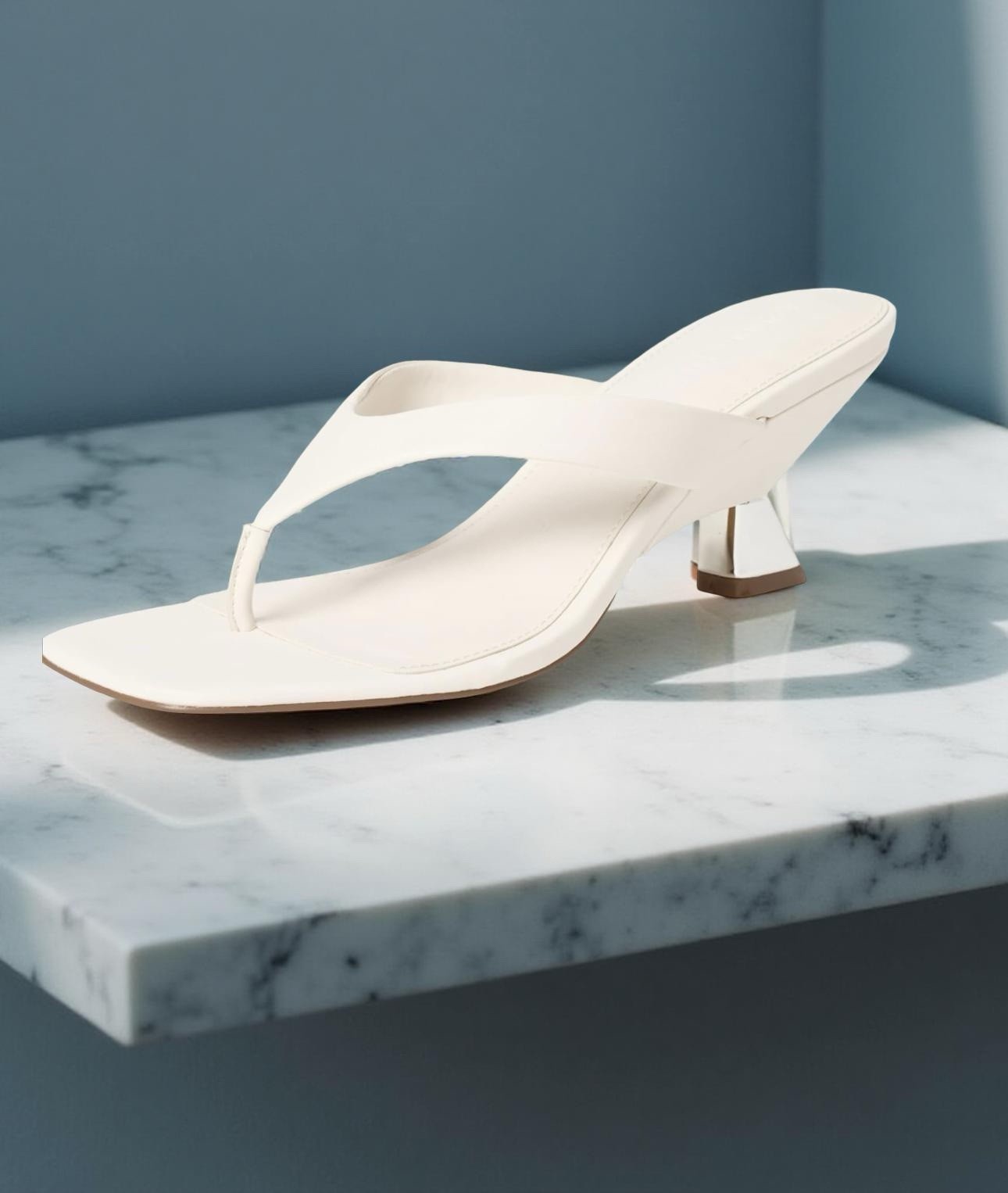 Women's White Chunky Heel Thong Sandals - Size 8.5