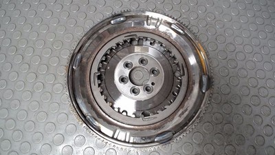 Schwungrad/ Schwungscheibe Skoda Octavia Combi 1.6 TDI 5E 03L105266ED 12 Monate