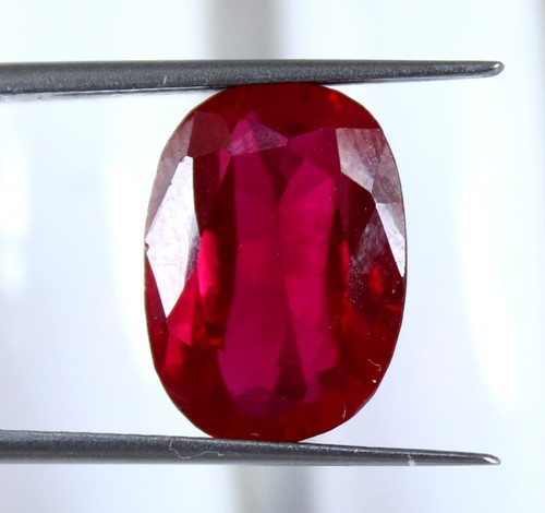 Pierre Brute Béryl Rouge (Bixbite) 7.95 Carats, Taille Poire, Naturelle - Neuf Sans Boîte