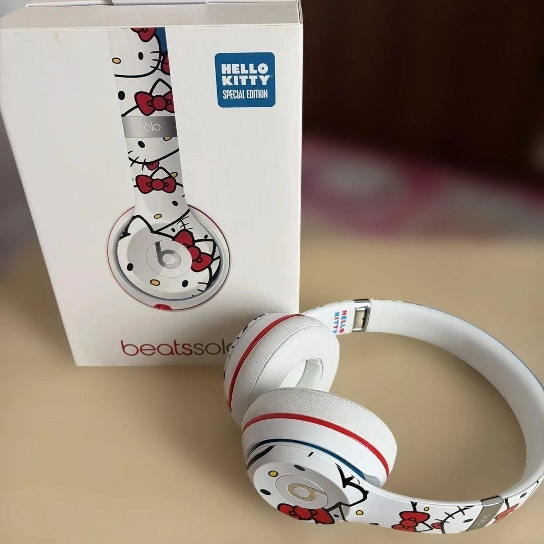 Hello Kitty Beats Solo2 Wireless Limited Headphones 40th