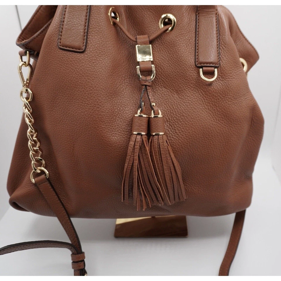 Cartera Michael Kors Camden Guijarro Marrón Dorado Cuero Borla Dark Academia 36-05 Foto 3 de 4