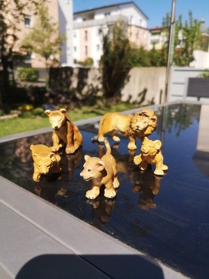 Schleich Tiere Löwe Set - Männchen, Löwin, 3 Babies