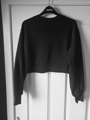 H&M Cropped Sweatshirt, Black, Long Sleeves, Loose Fit, Small - Picture 4 of 7