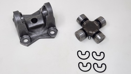 2005 - 2010 Jeep Grand Cherokee WK Driveshaft Flange & U-Joint @ Transfer Case - Picture 2 of 9