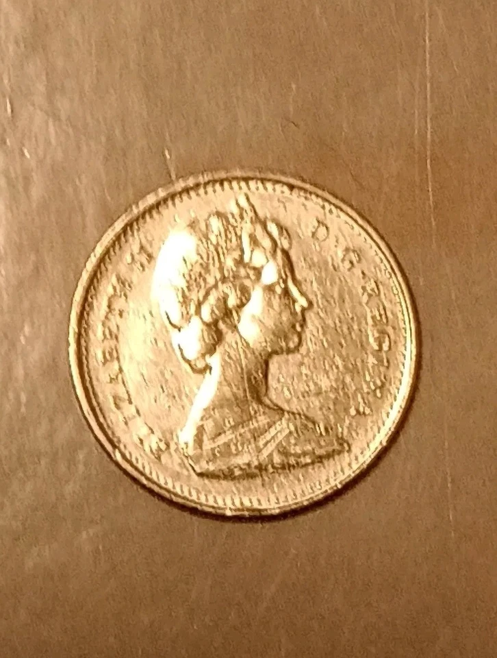 Canada - 10 Cents - 1976  - Image 2 of 2
