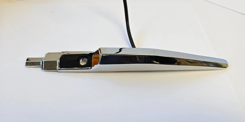 Conjunto de luz de señal de giro para guardabarros izquierdo Chrysler 1969-1971 2930579 Nuevo de Lote Antiguo Foto 4 de 4