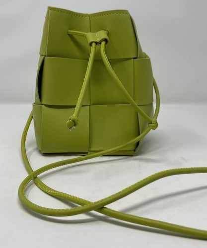 DAMEN BUCKET BAG LANG KORDELZUG GRÜN