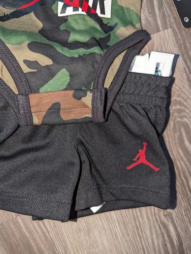 Set pantaloncini tuta mimetica gilet Nike Air Jordan bambino taglia neonato 0-3 mesi - Foto 3 di 10