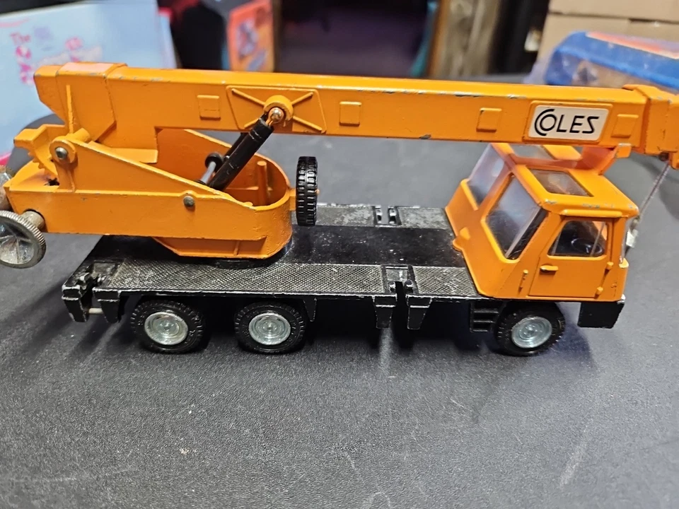 DINKY TOYS VINTAGE DIECAST COLES HYDRA TRUCK 150T CRANE TOY CAR (USA Shipper) - Image 4 of 4