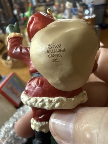 1992 Cheerful Santa Hallmark Christmas Ornament Keepsake (Orn 1-Bin) - Picture 11 of 16