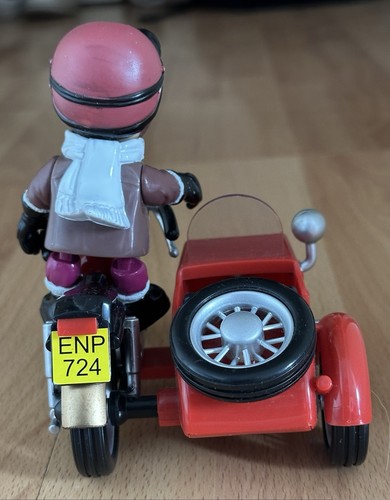 Postbote Pat AJ Bains Motorrad mit Beiwagen + Figur - Bild 5 von 5