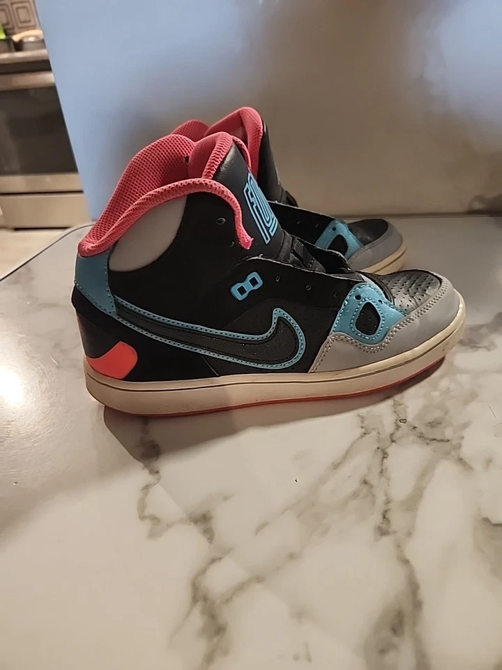 Nike Son of Force Mid (GS) Big Kids 616371-001. Negro/Lobo~Gris/Rosa. Talla: 5Y Foto 2 de 4