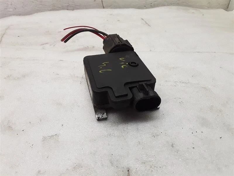 Relé de ventilador de refrigeración con cable 4,6 L 06-11 FORD CROWN VICTORIA 5-1-6N Foto 3 de 4