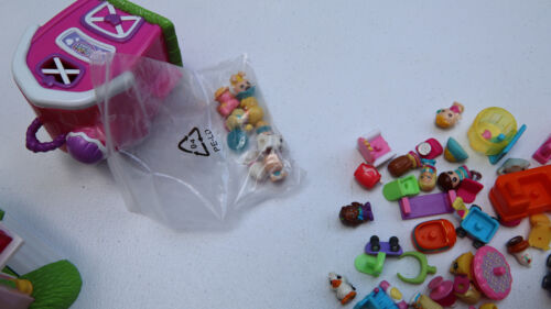 Huge SQUINKIES LOT - DISPENSES WITH TOYS, DISNEY SQUINKIES, BUILDINGS - Picture 14 of 19