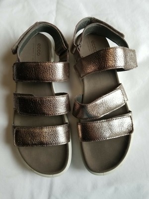 ECCO FLOWT 3 STRAPS GOLD SANDALS SIZE 8 $130 | eBay