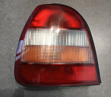 Feu arrière Nissan SUNNY