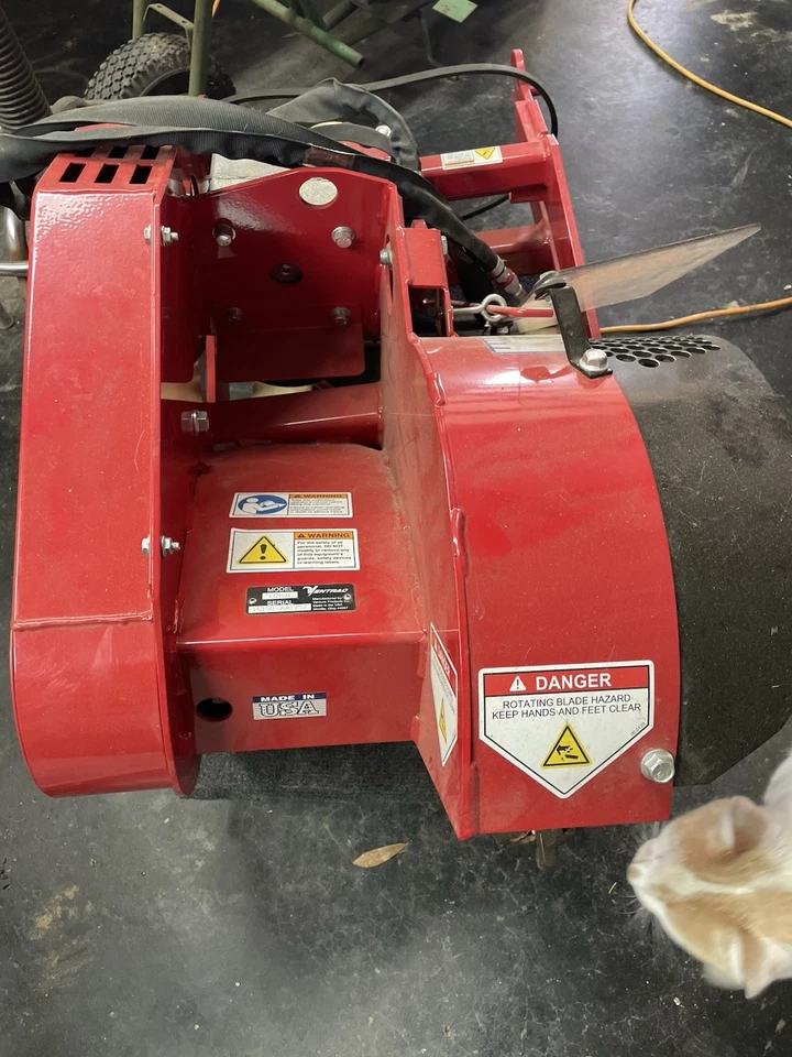 Tractor amoladora de tocones Ventrac LC-150  Foto 2 de 4