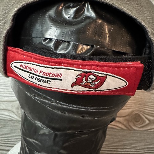 Reebok On Field Tampa Bay Buccaneers NFL Strapback Hat - Picture 5 of 9