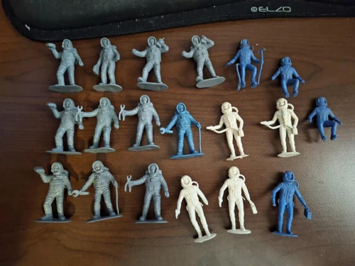 Toy Soldiers Lot Hing Fat and MPC Astronauts 1960s 1970s