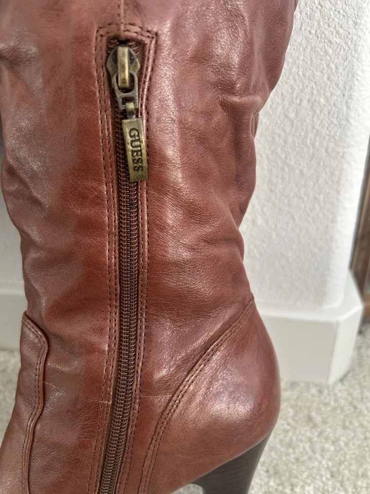 Botas Guess Medianas Cuero Marrón Talla 8 1/2 Medianas Tacón Hasta la Rodilla Foto 4 de 4