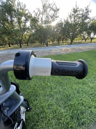 Razor Mx 350 Black (INCLUDES STICKERS) - Picture 11 of 17