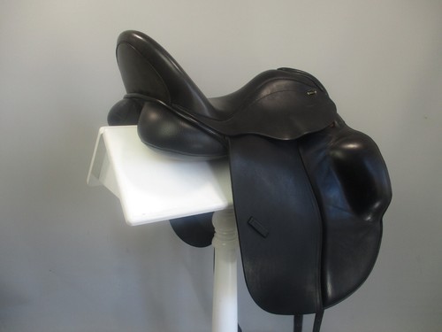 Defiance Johanna Dressage Saddle 17" MW - Picture 3 of 15