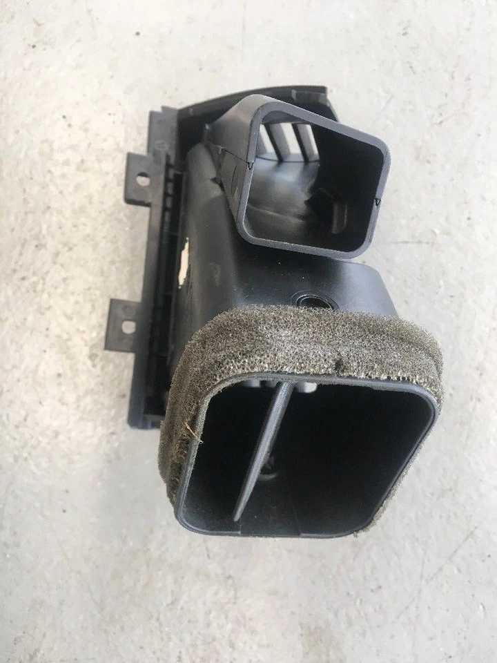 2001 - 2005 宝马 325i 325xi 330i 330xi 前乘客仪表板通风口原始设备制造商 6422836189 — 第 4/4 张图片