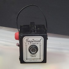 HERCO IMPERIAL 620 SNAP SHOT CAMERA W/ STRAP BLACK VINTAGE 1950'S Untested