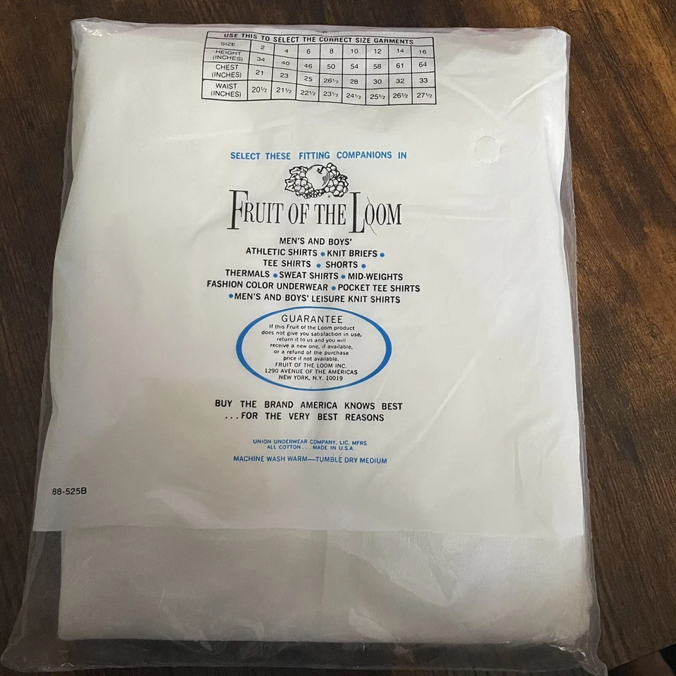 Vintage 1960s Fruit of the Loom Tee Shirts Size 8 Boys White 3 Pack - Image 4 of 4