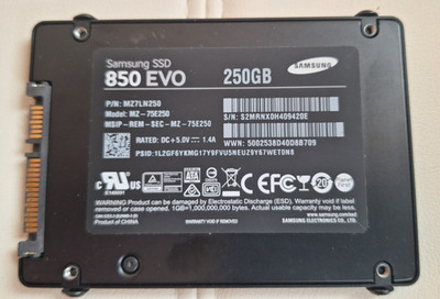 Samsung 850 EVO 250GB SSD - 2,5 Zoll SATA III Festplatte (MZ-7LN250)