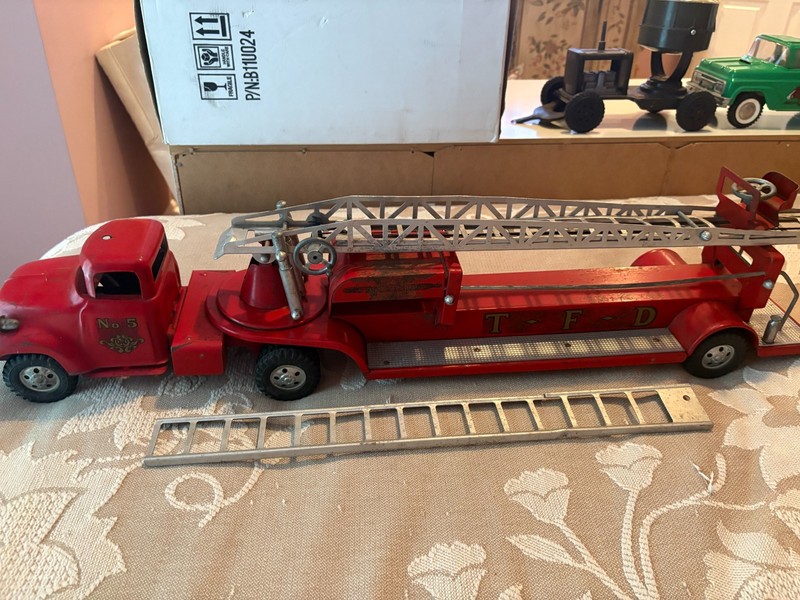 VINTAGE RED TONKA NO.5 AERIAL FIRE ENGINE