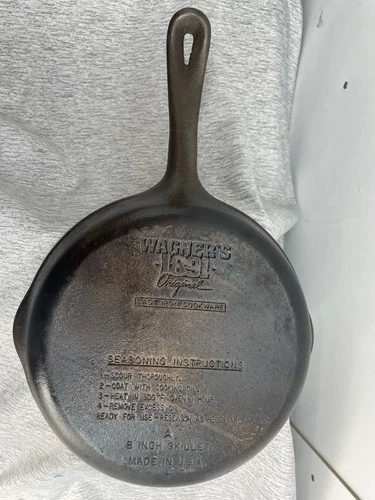 Wagner's Original 1891 Cast Iron Skillet 8" Made In USA, Double Spout