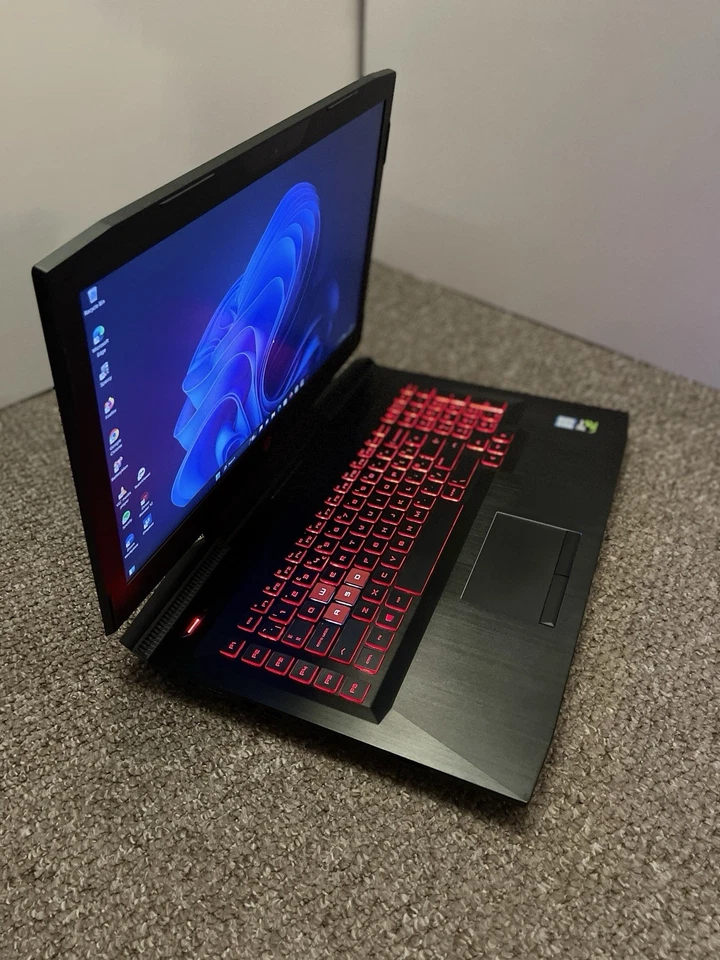 HP OMEN Gaming - 17.3'' i5 16GB 128GB SSD + 1 TB HDD GeForce GTX 1050 Win11 - Image 3 of 4