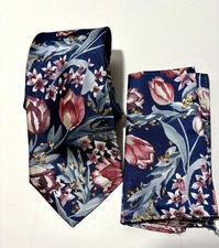 Tulips  Men’s Classic Tie And Matching Pocket Square Italianissimo  Springtime