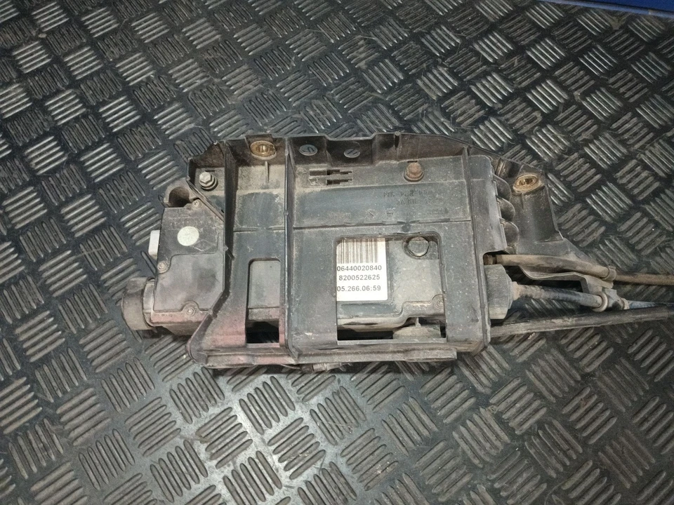 8200522625 FREIN À MAIN ELECTRIQUE / 1180478 POUR RENAULT SCENIC II JM0/1_ 1.5 - Photo 2/4