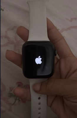 Apple Watch Series 6 40mm Space Gray Aluminum Case with