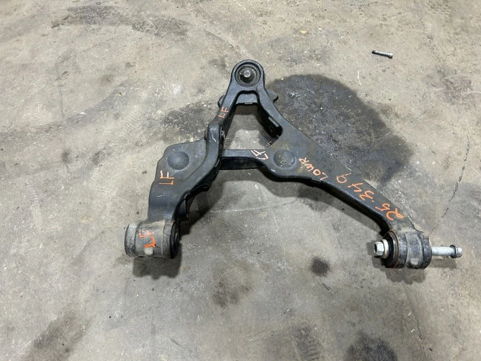 Brazo de control inferior delantero izquierdo del conductor GMC SIERRA250 2024 OEM  Foto 3 de 3