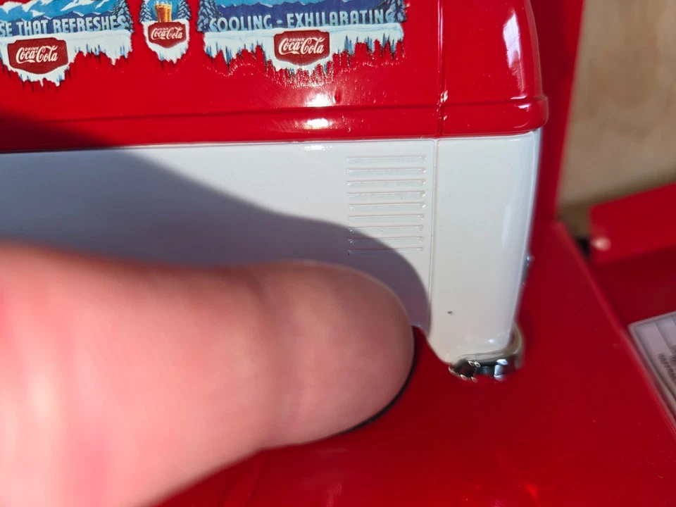 Coca Cola Diecast Solido Coca Cola V. W. 1966 Combi Die Cast 1:19 Scale Replica - Image 2 of 4