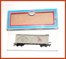 Model Power HO Scale _ Farmers Co-Operative Creamery Co. _ Box Car  (MIB)