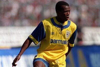 【激レア・90年代】Parma AC（パルマAC）ユニフォーム Umbro 激レア・90年代】Parma AC（パルマAC）ユニフォーム Umbro