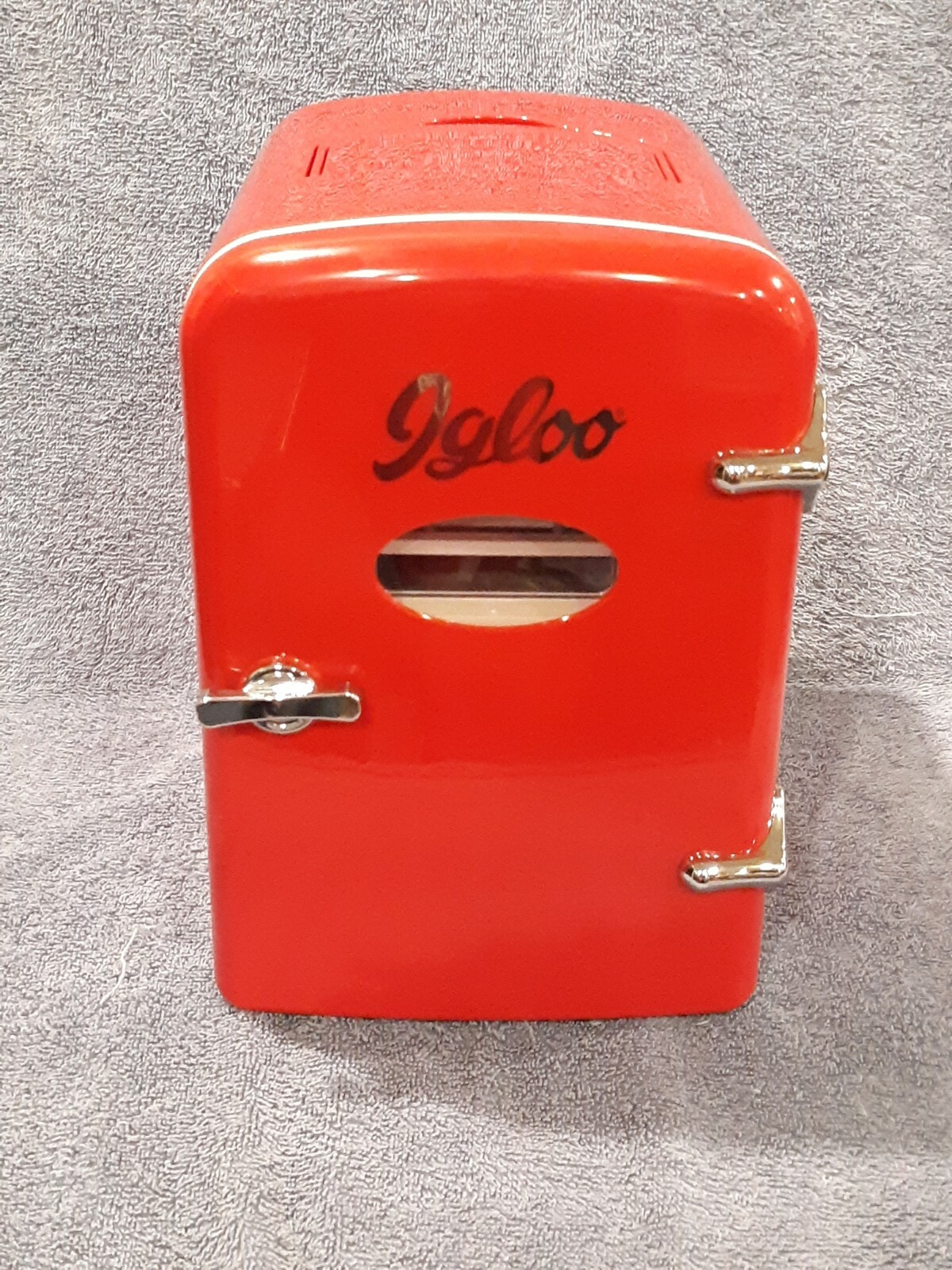 igloo mini 6 can fridge