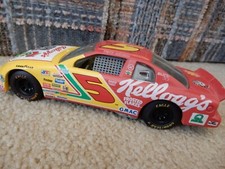 1/24 TERRY LABONTE 5 KELLOGG'S MONTE CARLO NASCAR RACING CHAMPION