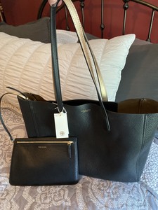 tory burch logo keychain