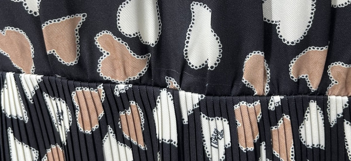 Max Mara 'Nostoc' Heart Print Pleated Midi Satin Dress in