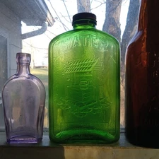 HEMINGRAY SIGNED ORIGINAL 1930s GREEN GLASS REFRIGERATOR WATER BOTTLE WITH CAP