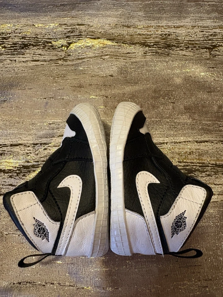 Nike Air Jordan 1 Zapatos para Cuna AT3745-0110 Negro/Blanco Talla 3C Suela Suave Foto 4 de 4
