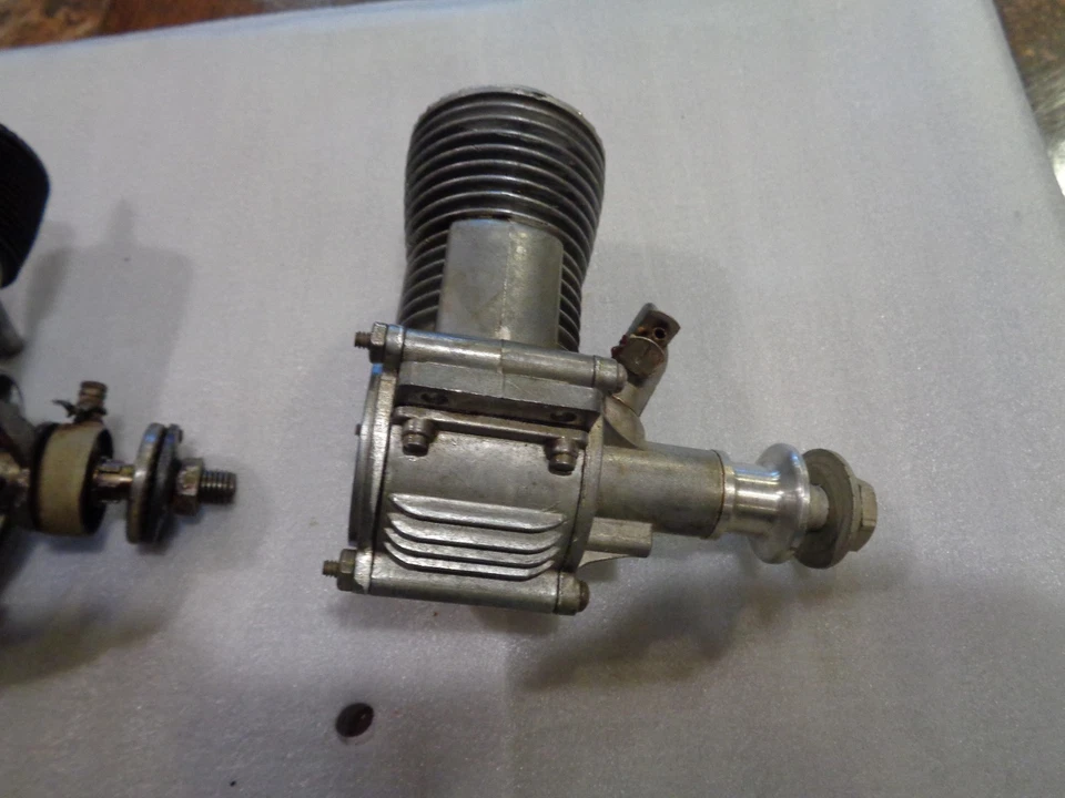 Champion And Two Unidentified RC Motors. - Image 3 of 4