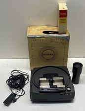 Vintage Kodak Carousel 800 35mm Slide Projector Zoom Lens Remote Stack Loader